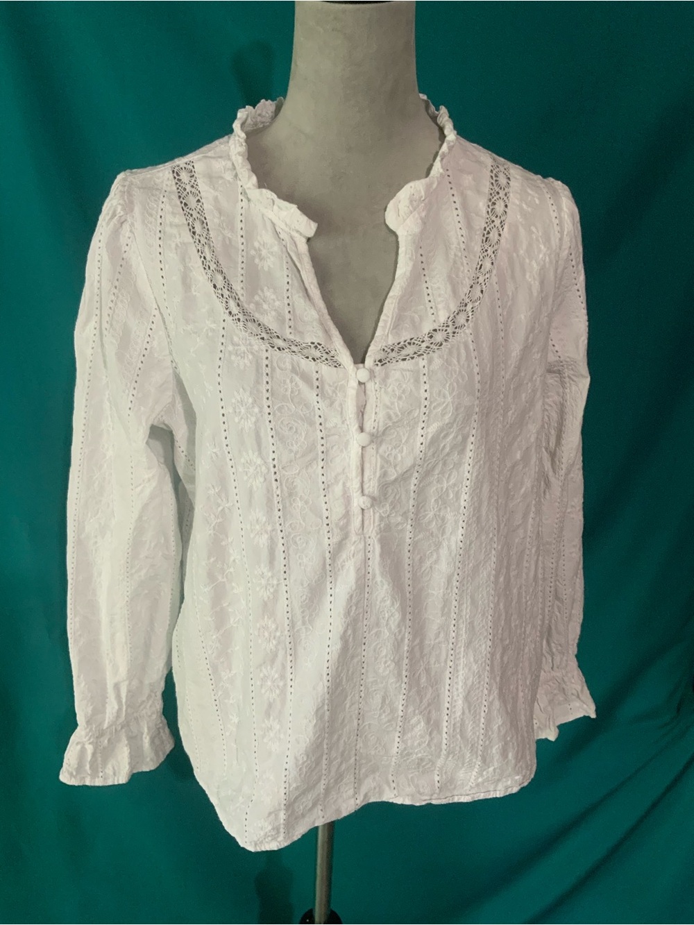 TIME AND TRU, LACE-TRIM LONG-SLEEVE PINTUCK BLOUSE, BODY & LACE 100% COTTON
